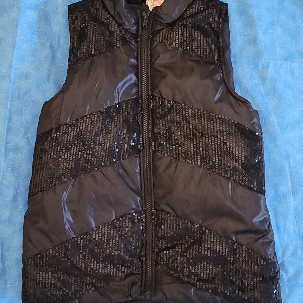 Girls black puffer vest